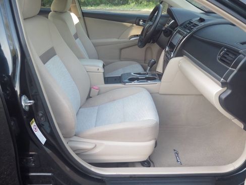Used 2012 Toyota Camry XLE w/ Convenience Pkg FWD image 11