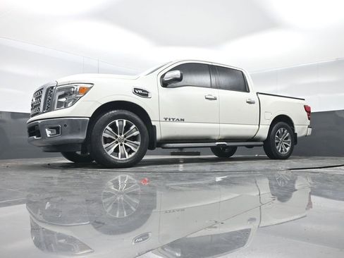 Used 2017 Nissan Titan SL image 26