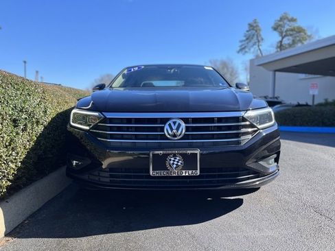 Used 2019 Volkswagen Jetta SEL Premium image 11