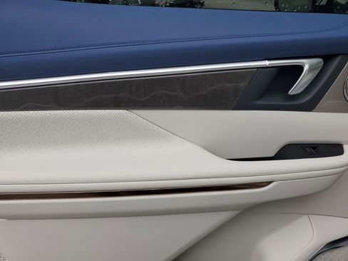 New 2026 Buick Enclave Avenir w/ Super Cruise Package image 11