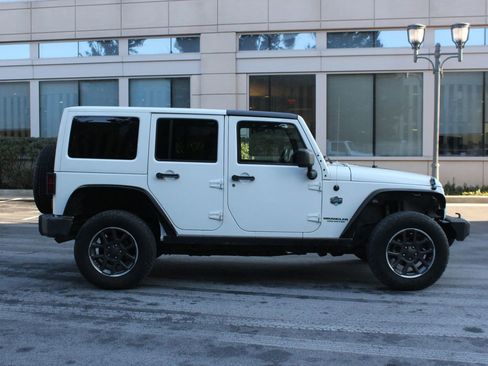 Used 2012 Jeep Wrangler Unlimited Sahara AWD/4WD image 6