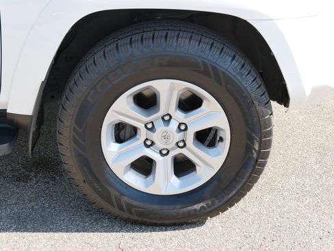 Certified 2024 Toyota 4Runner SR5 Premium image 16