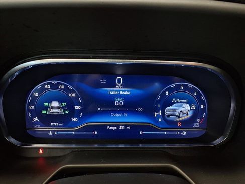 Used 2024 Chevrolet Tahoe Premier w/ Premium Package image 33