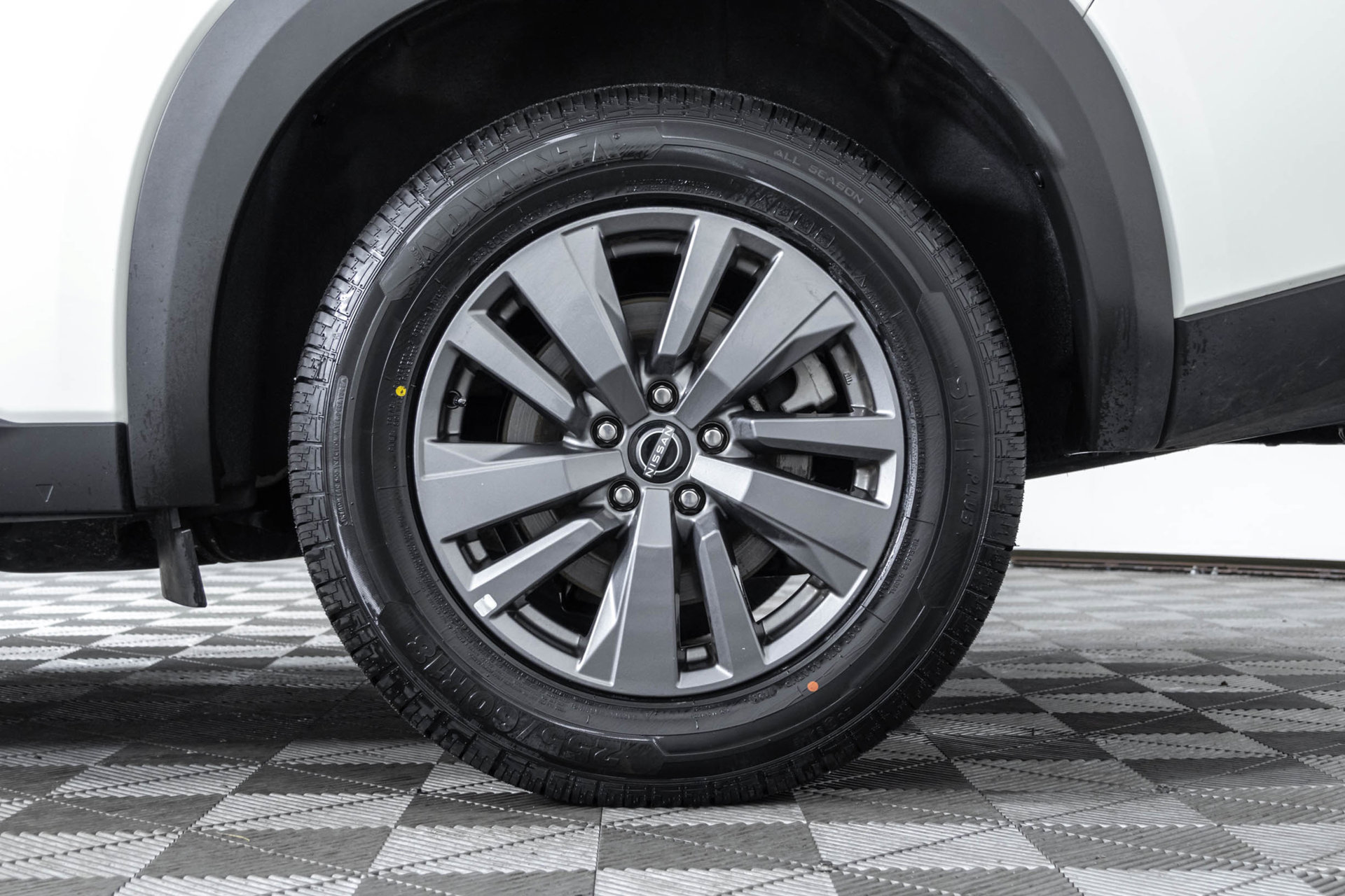 Used 2024 Nissan Pathfinder SV AWD/4WD image 45