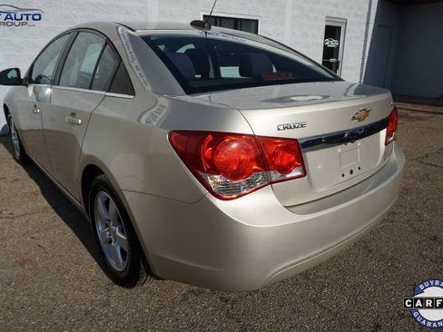 Used 2015 Chevrolet Cruze LT w/ Technology Package image 9