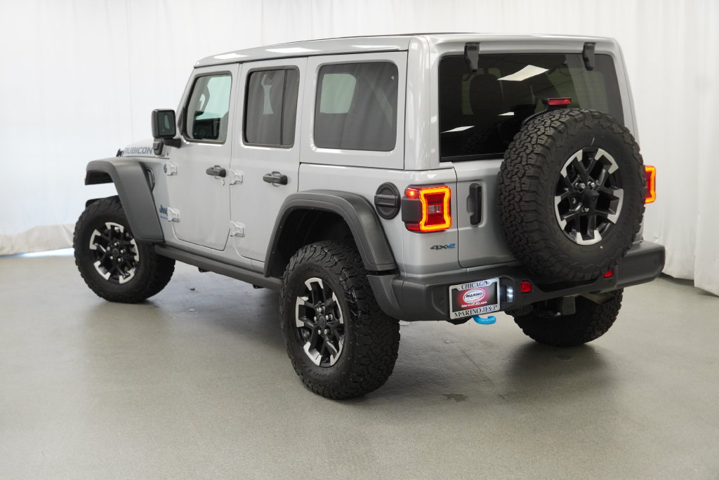 Used 2024 Jeep Wrangler Unlimited Rubicon 4xe w/ Technology Group AWD/4WD image 17