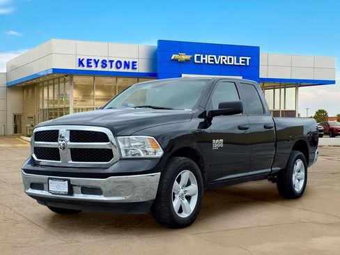 Used 2024 RAM 1500 Classic SLT AWD/4WD image 3