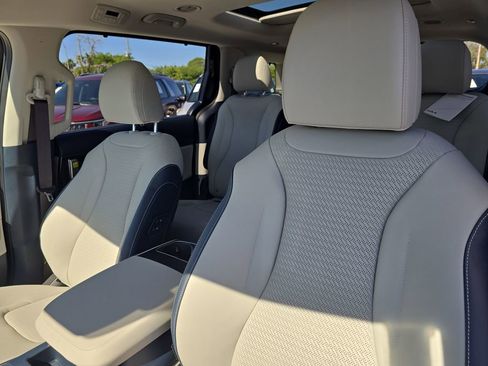New 2026 Kia Carnival SX Prestige FWD image 22