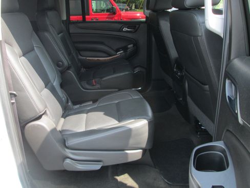Used 2017 Chevrolet Suburban Premier AWD/4WD image 15