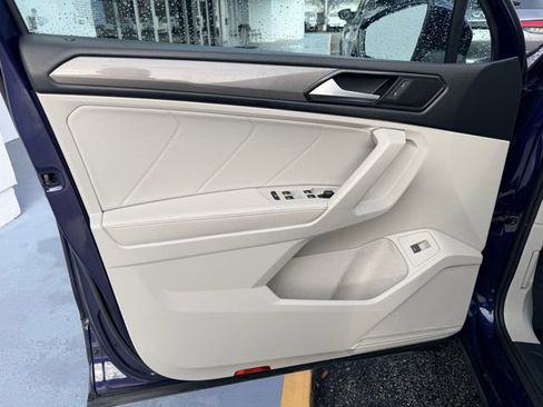 Used 2022 Volkswagen Tiguan SE image 10