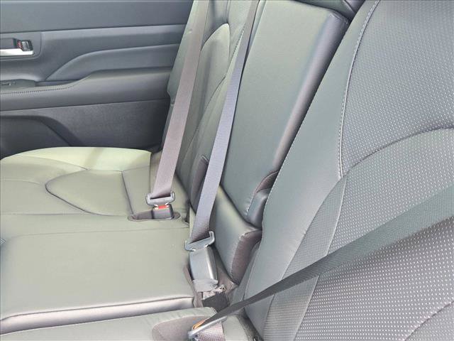New 2026 Toyota Grand Highlander FWD image 16