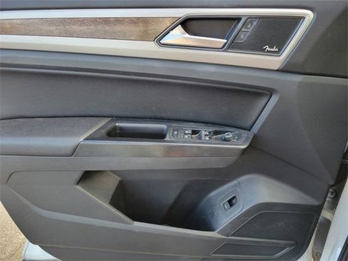 Used 2018 Volkswagen Atlas SEL Premium image 18