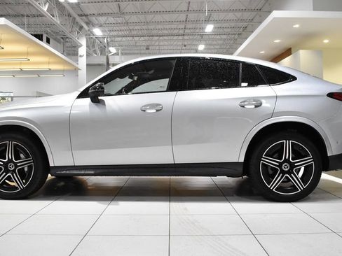 Used 2024 Mercedes-Benz GLC 300 4MATIC image 2