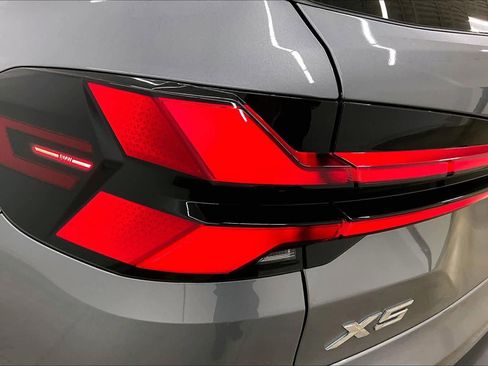 Used 2025 BMW X5 xDrive50e image 29