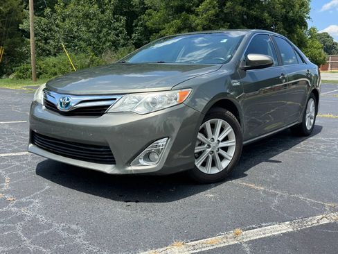 Used 2012 Toyota Camry XLE w/ Leather Pkg FWD image 1