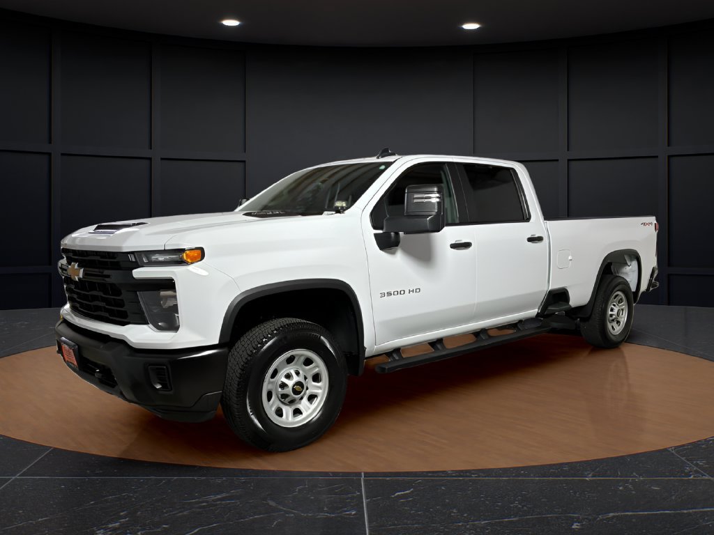 Used 2025 Chevrolet Silverado 3500 W/T AWD/4WD image 2