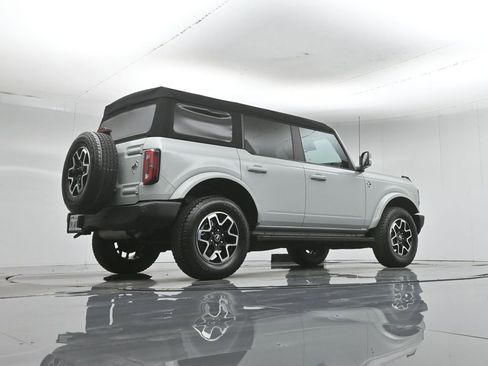 Used 2023 Ford Bronco Outer Banks AWD/4WD image 47