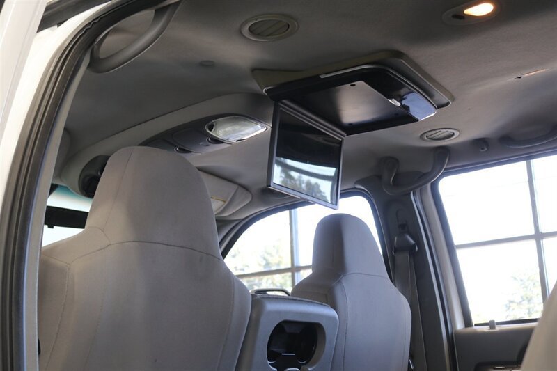 Used 2005 Ford Excursion XLT AWD/4WD image 34