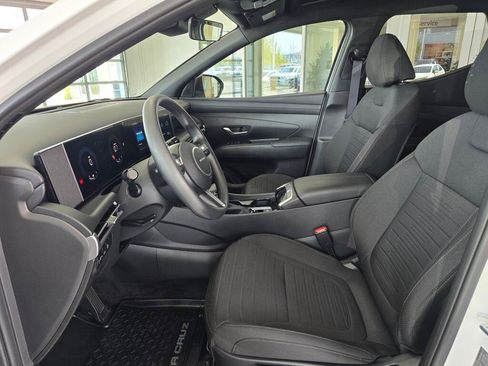 Used 2025 Hyundai Santa Cruz SE AWD/4WD image 17