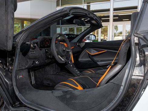 Used 2020 McLaren 720S Performance image 59