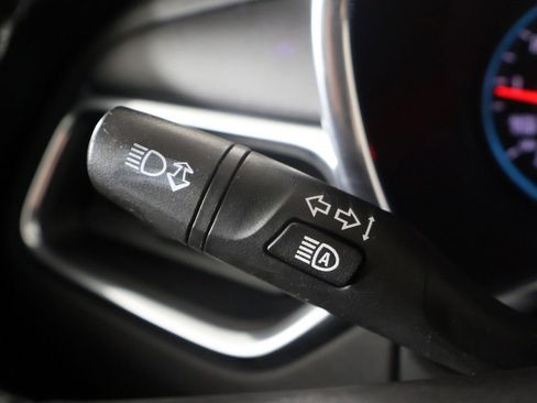 Used 2019 Chevrolet Equinox LT w/ Driver Convenience Package FWD image 36