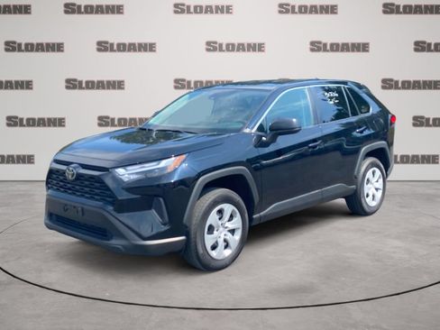 Used 2025 Toyota RAV4 LE AWD/4WD image 1
