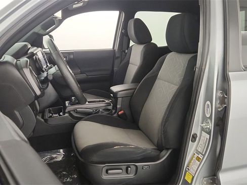 Used 2023 Toyota Tacoma TRD Off-Road image 13