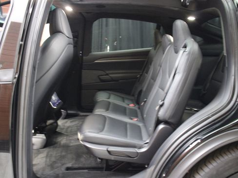 Used 2023 Tesla Model X image 37