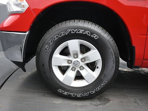 Used 2018 RAM 1500 Classic SLT AWD/4WD image 48