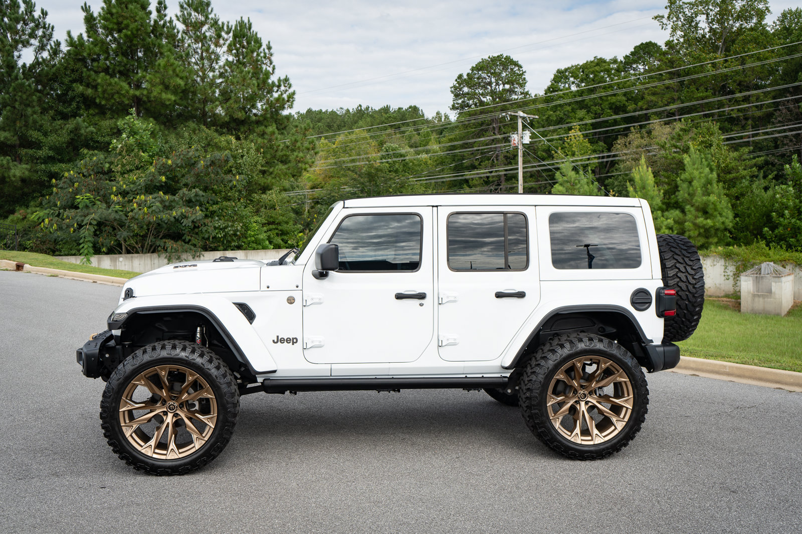 Used 2024 Jeep Wrangler Unlimited Rubicon 392 AWD/4WD image 15
