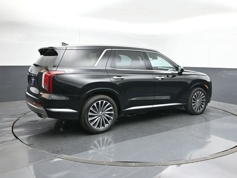 Used 2024 Hyundai Palisade Calligraphy image 5