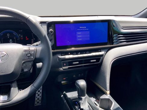 Used 2025 Toyota Camry SE w/ Multimedia Upgrade Package FWD image 7