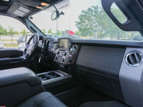 Used 2015 Ford F250 Lariat w/ Lariat Ultimate Package AWD/4WD image 34