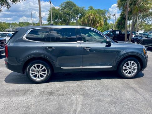 Used 2022 Kia Telluride LX AWD/4WD image 7