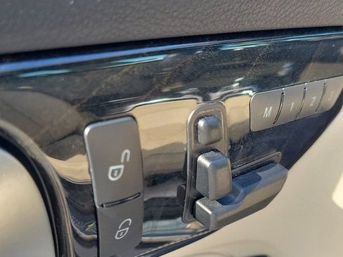 Used 2016 Mercedes-Benz SLK 300 image 16