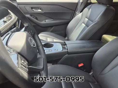 Used 2025 Nissan Rogue SL FWD image 9