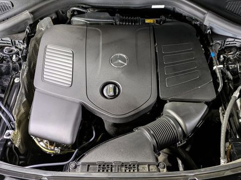 Certified 2025 Mercedes-Benz GLC 300 image 25