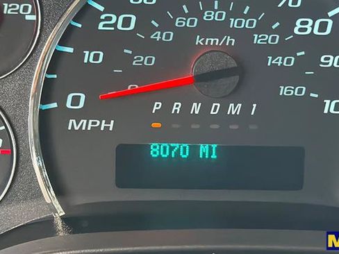 Used 2025 Chevrolet Express 2500 w/ Driver Convenience Package RWD image 29