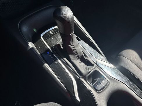 Used 2022 Toyota Corolla LE FWD image 26