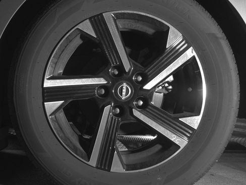 Used 2025 Nissan Sentra SV FWD image 14