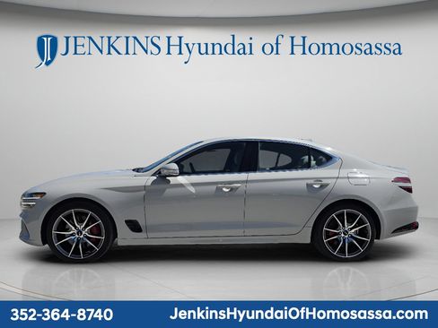 Used 2025 Genesis G70 2.5T RWD image 8