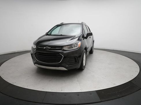 Used 2020 Chevrolet Trax LT FWD image 12