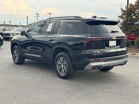 Used 2026 Chevrolet Traverse LT w/ Driver Confidence Package FWD image 5