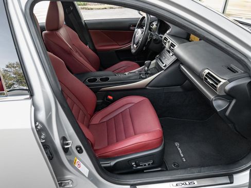 Used 2016 Lexus IS 200t image 59