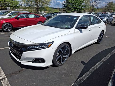 Used 2021 Honda Accord Sport image 2