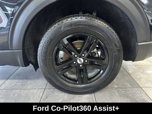 Used 2023 Ford Explorer XLT w/ Equipment Group 202A AWD/4WD image 8