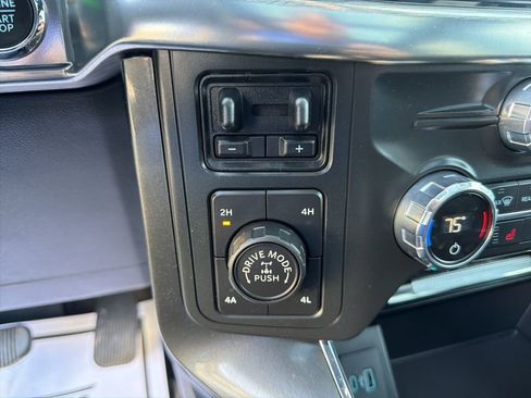 Used 2021 Ford F150 Lariat w/ Max Trailer Tow Package image 33