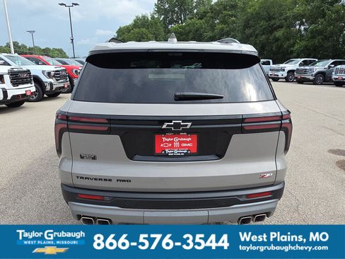 New 2026 Chevrolet Traverse Z71 w/ Enhanced Driving Package AWD/4WD image 7
