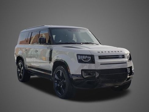 New 2026 Land Rover Defender 130 X-Dynamic SE image 3