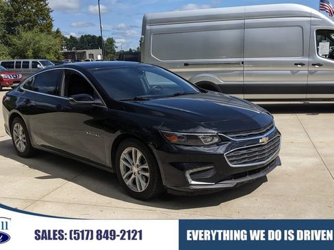 Used 2017 Chevrolet Malibu LT FWD image 1